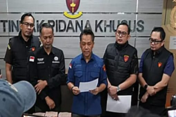 Surabaya, Obor Rakyat — Pengembalian uang Rp707 juta oleh 19 staf Bidang Pertambangan Dinas Energi dan Sumber Daya Mineral (ESDM) Jawa Timur bukan sekadar soal individu yang “khilaf”.