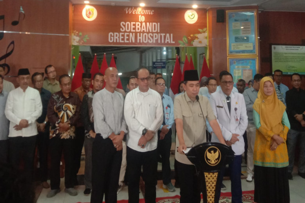 Jember, Obor Rakyat – Bupati Jember, Muhammad Fawait, mengungkapkan kepuasannya terhadap pelayanan kesehatan di RSD dr. Soebandi setelah menjalani perawatan beberapa waktu lalu.