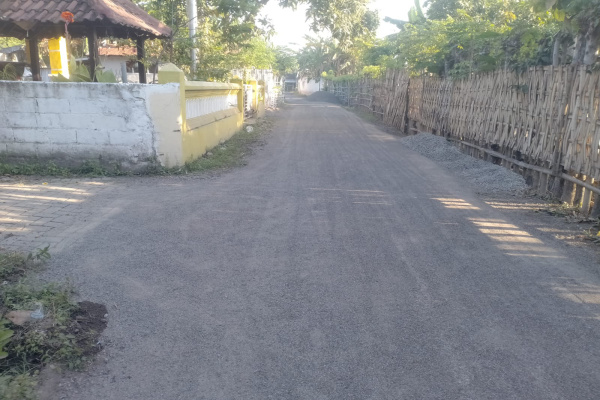 Situbondo, Obor Rakyat – Pemerintah Desa (Pemdes) Alasmalang, Kecamatan Panarukan, Kabupaten Situbondo terus menunjukkan komitmennya dalam meningkatkan sarana dan prasarana desa guna mendukung aktivitas perekonomian masyarakat.