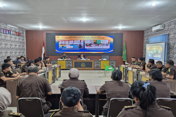 Simalungun, Obor Rakyat – Transformasi hukum pidana nasional menjadi sorotan dalam kunjungan kerja Mangihut Sinaga ke Kejaksaan Negeri (Kejari) Simalungun, Rabu (29/4/2026).