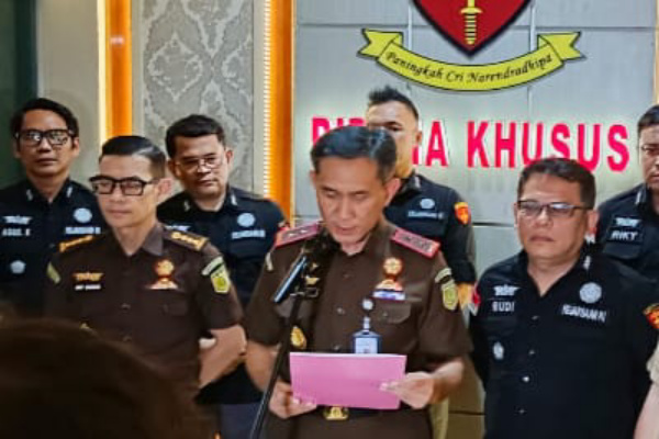Lampung, Obor Rakyat — Penetapan tersangka terhadap mantan Gubernur Lampung, Arinal Djunaidi, membuka babak baru dalam pengusutan dugaan korupsi dana participating interest (PI) sektor migas di daerah tersebut. Nilai perkara yang mencapai US$17,2 juta atau sekitar Rp271 miliar menjadikan kasus ini sebagai salah satu yang paling disorot dalam beberapa tahun terakhir.