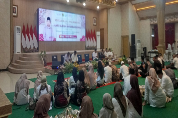 Jember, Obor Rakyat — Peringatan Hari Buruh Internasional 2026 di Kabupaten Jember, Jawa Timur, berlangsung dengan pendekatan yang tidak biasa.