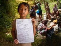 Anak Desa di Manggarai Tulis Surat untuk Presiden Prabowo Subianto: Krisis Air Bersih Hambat Akses Pendidikan