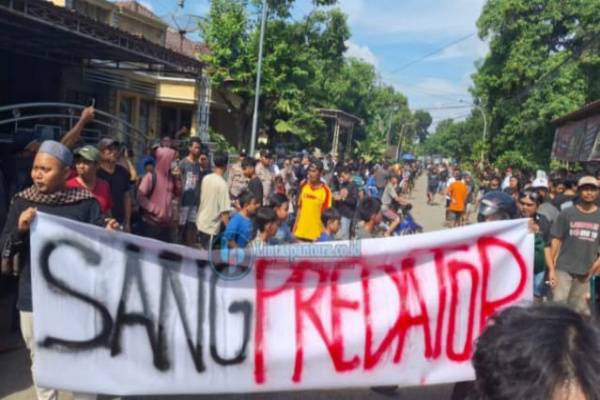 Pati, Obor Rakyat – Dugaan kasus pelecehan seksual terhadap puluhan santriwati di sebuah pondok pesantren (ponpes) di Desa Tlogosari, Kecamatan Tlogowungu, Kabupaten Pati, Jawa Tengah, memicu kemarahan warga.