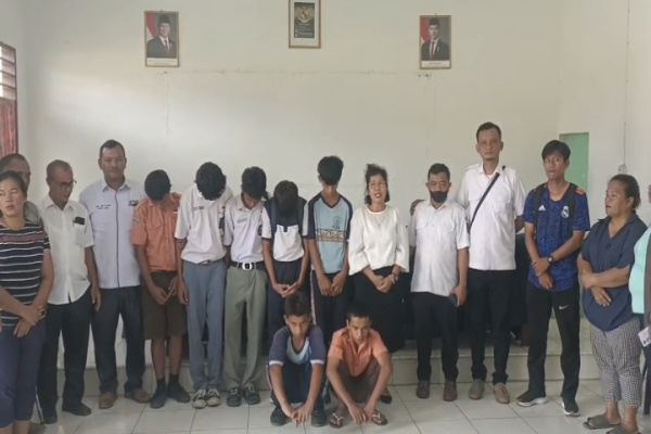 Simalungun, Obor Rakyat - Polsek Tanah Jawa melaksanakan kegiatan razia kasih sayang dengan menyasar pelajar yang kedapatan bolos sekolah pada jam belajar, Rabu (6/5/2026).