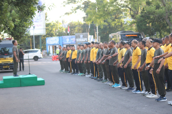 Bondowoso, Obor Rakyat – Semangat sinergitas dan kekompakan antara TNI dan Polri terlihat kuat dalam kegiatan olahraga bersama yang digelar di halaman Mapolres Bondowoso, Jumat (8/5/2026).