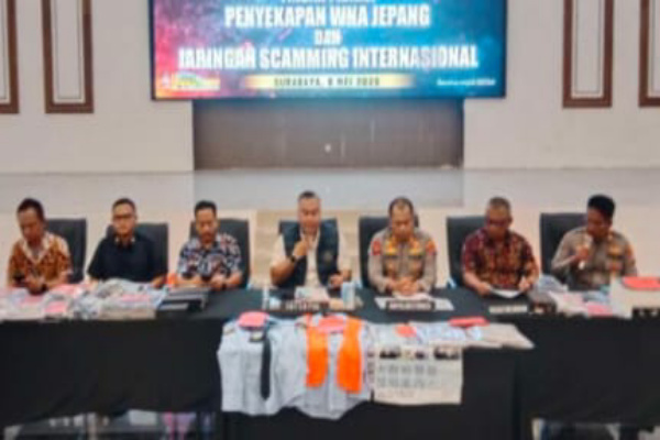 Surabaya, Obor Rakyat — Satreskrim Polrestabes Surabaya membongkar dugaan jaringan kejahatan internasional yang melibatkan penculikan, penyekapan, perdagangan orang, hingga penipuan online lintas negara.
