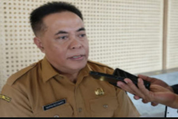 Bondowoso, Obor Rakyat – Dugaan maladministrasi kepegawaian mencuat di lingkungan Dinas Pendidikan (Dispendik) Kabupaten Bondowoso setelah ditemukan dua pegawai yang diduga memiliki Surat Keputusan (SK) ganda dengan penempatan tugas berbeda.