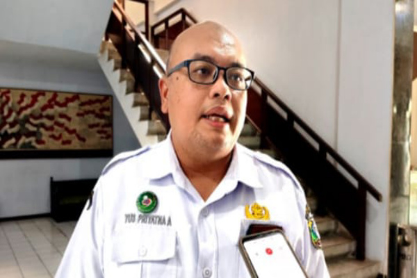 Bondowoso, Obor Rakyat – Direktur RSUD dr. Koesnadi Bondowoso, dr. Yus Priyatna, menegaskan proses rekrutmen tenaga kesehatan (nakes) non ASN BLUD tahun 2026 dilaksanakan sesuai prosedur, berbasis sistem komputerisasi, serta mengedepankan prinsip transparansi dan akuntabilitas.