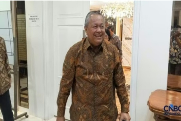 Jakarta, Obor Rakyat - Komisi XI DPR RI memanggil jajaran pimpinan Bank Indonesia (BI) dalam rapat kerja yang digelar pada Senin (18/5/2026) di kompleks parlemen, Jakarta.