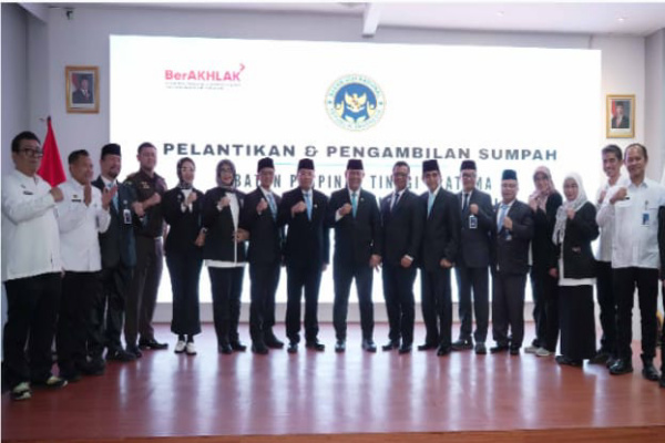 Jakarta, Obor Rakyat — Kepala Badan Gizi Nasional, Dadan Hindayana, melantik tiga Pejabat Pimpinan Tinggi Pratama di lingkungan Badan Gizi Nasional (BGN), Senin (18/05/2026).