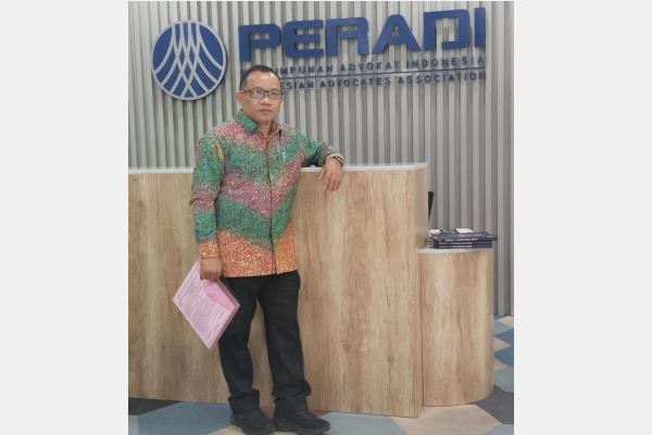 Ruteng, Obor Rakyat — Praktisi hukum dan akademisi Edi Hardum menilai langkah Heribertus Nabit yang melaporkan dirinya ke Polres Manggarai atas dugaan pencemaran nama baik sebagai tindakan yang bertentangan dengan semangat kebebasan pers dan Undang-Undang Pers.