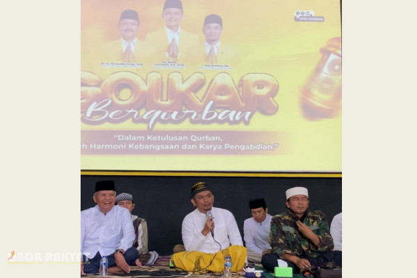 Bondowoso, Obor Rakyat – Hari Raya Iduladha bukan sekadar momentum penyembelihan hewan kurban, tetapi juga ruang untuk meneguhkan nilai keikhlasan, kepedulian, dan pengabdian kepada sesama. Semangat itulah yang diwujudkan oleh Partai Golkar Kabupaten Bondowoso melalui penyembelihan dan distribusi hewan kurban kepada masyarakat, Sabtu (30/5/2026).