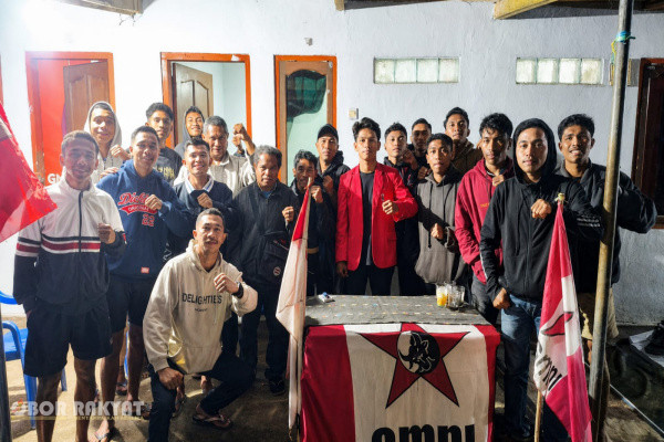 Ngada, Obor Rakyat – Memperingati Hari Lahir Pancasila, Gerakan Mahasiswa Nasional Indonesia (GMNI) Cabang Ngada menggelar diskusi bertema “Pancasila dan Tantangan Generasi Muda dalam Menjaga Kedaulatan Bangsa” pada Senin (1/6/2026).