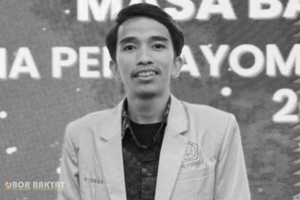 Perpanjangan Usia Pensiun Polri antara Kebutuhan Organisasi dan Tantangan RegenerasiWacana perpanjangan usia masa pensiun anggota Kepolisian Negara Republik Indonesia (Polri) kembali menjadi sorotan publik.