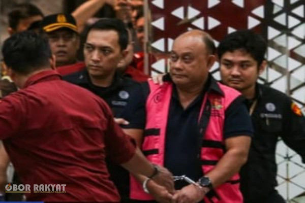 Jakarta, Obor Rakyat – Kejaksaan Agung (Kejagung) menahan mantan Kepala Badan Gizi Nasional (BGN), Dadan Hindayana, usai menjalani pemeriksaan oleh penyidik Jaksa Agung Muda Bidang Tindak Pidana Khusus (Jampidsus), Rabu (3/6/2026).