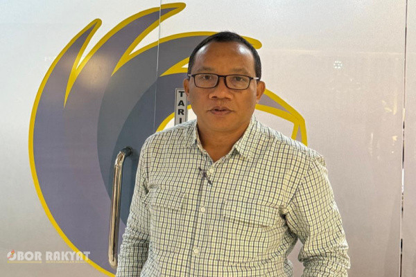 Ruteng, Obor Rakyat – Advokat sekaligus dosen hukum pidana, Dr. Siprianus Edi Hardum meminta Menteri Hak Asasi Manusia (HAM) RI untuk mengawasi proses hukum atas laporan dugaan pencemaran nama baik yang diajukan Bupati Manggarai, Herybertus G. Nabit, terhadap dirinya.