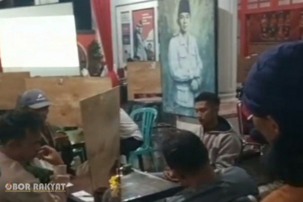 Bondowoso, Obor Rakyat – Bulan Juni kembali menjadi momentum penting bagi keluarga besar PDI Perjuangan untuk mengenang jejak perjuangan Proklamator Republik Indonesia, Soekarno. Di Kabupaten Bondowoso, peringatan Bulan Bung Karno diwujudkan melalui berbagai kegiatan sosial dan olahraga yang melibatkan masyarakat secara langsung.