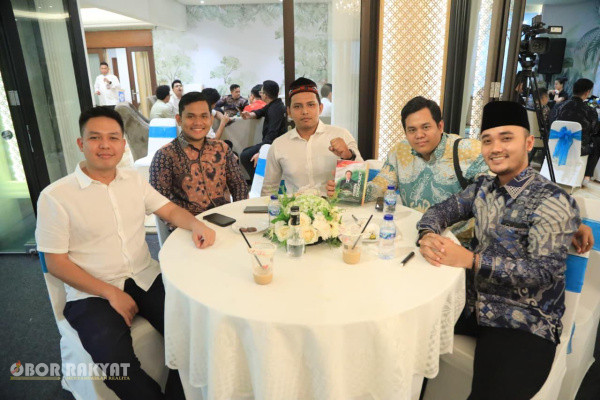Jakarta, Obor Rakyat – Perhimpunan Mahasiswa Hukum Indonesia (PERMAHI) menyoroti maraknya penyebaran informasi yang belum terverifikasi di ruang digital, termasuk pesan berantai yang mencantumkan nama Anggota DPR RI Muslim Ayub dan Nazaruddin Dek Gam dalam dugaan pengaturan proyek di lingkungan Badan Gizi Nasional (BGN).
