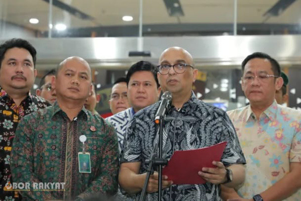 Jakarta, Obor Rakyat — Penyidik Jaksa Agung Muda Tindak Pidana Khusus (Jampidsus) Kejaksaan Agung menetapkan Komisaris PT Yasa Artha Trimanunggal (PT YAT), Andri Mulyono (AM), sebagai tersangka baru dalam kasus dugaan korupsi tata kelola Program Makan Bergizi Gratis (MBG) di Badan Gizi Nasional (BGN) periode 2025–2026.