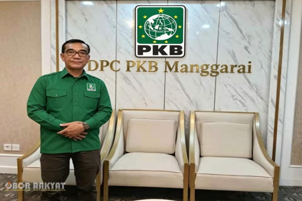 Manggarai, Obor Rakyat – Dewan Pengurus Pusat (DPP) Partai Kebangkitan Bangsa resmi menetapkan Rudi Rudolf Beno sebagai Ketua DPC PKB Kabupaten Manggarai periode 2026–2032. Penetapan tersebut diumumkan dalam rapat virtual DPP PKB yang digelar serentak untuk seluruh kabupaten dan kota di Nusa Tenggara Timur, sekaligus mengakhiri masa kepemimpinan Thomas Thahir.