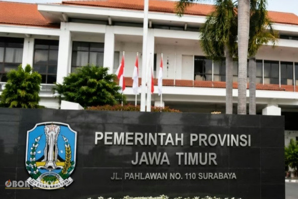 Surabaya, Obor Rakyat – Pemerintah Provinsi Jawa Timur (Pemprov Jatim) kembali menegaskan komitmennya dalam memperkuat tata kelola birokrasi berbasis merit melalui pembukaan pengisian enam Jabatan Pimpinan Tinggi (JPT) Pratama atau setara kepala dinas dan kepala biro.