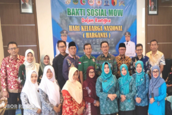 Bondowoso, Obor Rakyat – Dalam rangka memperingati Hari Keluarga Nasional (Harganas) 2026, Rumah Sakit Umum Daerah (RSUD) Dr. H. Koesnadi Bondowoso kembali menjadi pusat implementasi pelayanan Keluarga Berencana (KB) metode kontrasepsi mantap (kontap), yakni Metode Operasi Wanita (MOW) atau tubektomi secara massal.