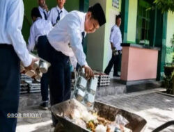 Viral Video Siswa MTsN 4 Bondowoso Buang Menu MBG ke Gerobak