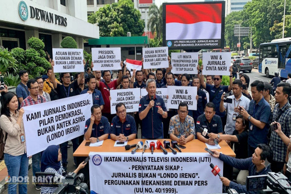 ​Jakarta, Obor Rakyat – Ikatan Jurnalis Televisi Indonesia (IJTI) menerbitkan pernyataan sikap resmi merespon pernyataan Presiden Republik Indonesia, Prabowo Subianto, yang menyinggung keberadaan pihak-pihak yang dinilai berperilaku seperti “Londo Ireng” (komprador/pengadu domba) dengan bersembunyi di balik profesi wartawan.