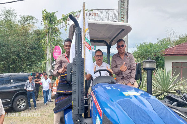 Ende, Obor Rakyat — Tani Merdeka Indonesia (TMI) terus memperkuat komitmennya dalam mendorong modernisasi sektor pertanian di Kabupaten Ende, Nusa Tenggara Timur (NTT).