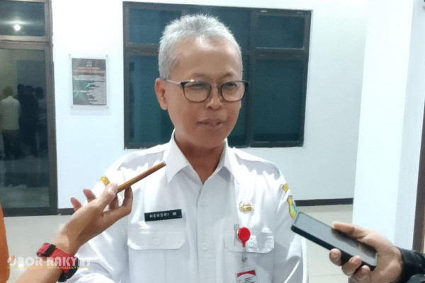 Bondowoso, Obor Rakyat — Realisasi anggaran Dinas Peternakan dan Perikanan (Disnakan) Kabupaten Bondowoso tercatat berada di kisaran 53 persen hingga pertengahan Agustus 2026.Pemerintah Daerah menegaskan bahwa dinamika persentase serapan ini bukanlah indikator stagnasi program, melainkan wujud akuntabilitas melalui proses verifikasi faktual yang ketat demi menjamin kepatuhan terhadap regulasi.