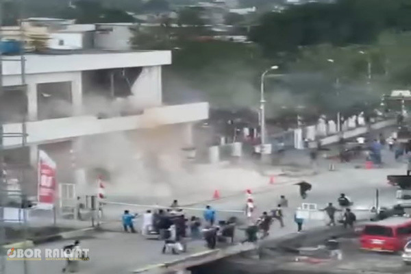 Nagekeo, Obor Rakyat — Sabtu (15/8/2026) mencatatkan episode kelam dalam historiografis kebencanaan di Nusa Tenggara Timur. Episentrum gempa tektonik berkekuatan magnitudo 7,7 yang berpusat di Kabupaten Nagekeo tidak hanya meretakkan struktur fisik daratan Flores, tetapi juga memicu krisis kemanusiaan yang mendalam di seluruh pelosok wilayah terdampak.