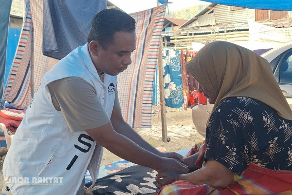 Manggarai, Obor Rakyat — Sekretaris DPW PSI Nusa Tenggara Timur (NTT) sekaligus Ketua Fraksi PSI DPRD NTT, Junaidin, turun langsung meninjau kondisi warga terdampak gempa bumi di Kabupaten Manggarai, bertepatan dengan HUT ke-81 Kemerdekaan RI.