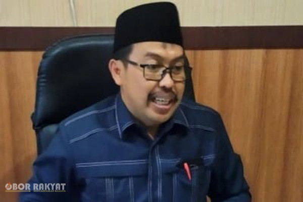 Bondowoso, Obor Rakyat— Di tengah eskalasi suhu politik legislatif pasca-aksi aksi boikot Fraksi PPP dalam rapat paripurna penyampaian Pandangan Umum (PU) fraksi, Fraksi Partai Kebangkitan Bangsa (PKB) DPRD Kabupaten Bondowoso mengambil langkah inklinatif untuk meredam potensi konfrontasi politik yang kian meruncing.