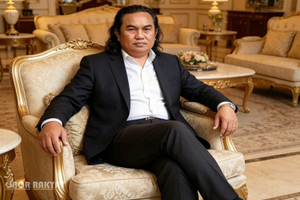 Bondowoso, Obor Rakyat — Dugaan praktik penyimpangan dalam pengelolaan Aset Desa kembali mencuat di Kabupaten Bondowoso. Kepala Desa (Kades) Kejayan, Kecamatan Pujer, Mulyadi Widodo, diduga kuat melakukan transaksi sewa-menyewa Tanah Kas Desa (TKD) secara sepihak, menyalahi aturan Peraturan Daerah (Perda), serta mengangkangi peran Badan Permusyawaratan Desa (BPD).