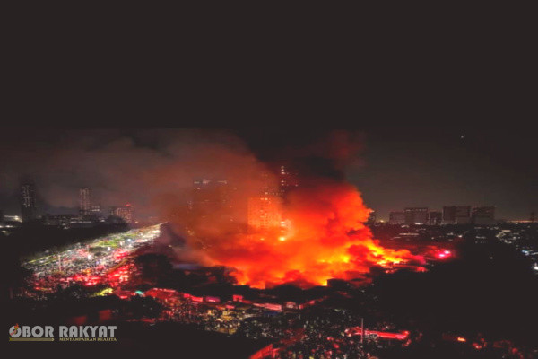 Jakarta, Obor Rakyat — Kebakaran menghanguskan sebuah bengkel di kawasan Pasar Mobil Kemayoran, Jakarta Pusat, Senin (21/9/2026) malam.