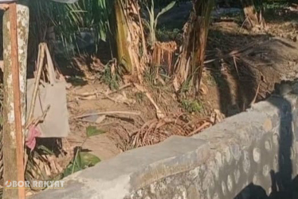 ​Banyuwangi, Obor Rakyat — Lembaga Swadaya Masyarakat (LSM) Harimau DPC Banyuwangi menyoroti pelaksanaan proyek pembangunan jaringan irigasi di Dusun Gadog, Desa Pendarungan, Kecamatan Kabat, Kabupaten Banyuwangi.