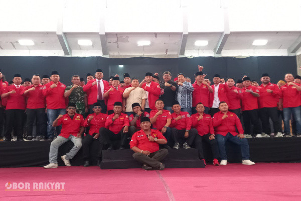 Bondowoso, Obor Rakyat — Dinamika keorganisasian di tingkat basis kembali mencatatkan momentum krusial. Dewan Pimpinan Pusat (DPP) Madura Asli Sedarah (Madas) secara resmi melantik dan mengukuhkan jajaran kepengurusan Dewan Pimpinan Cabang (DPC) Madas Sedarah Kabupaten Bondowoso.