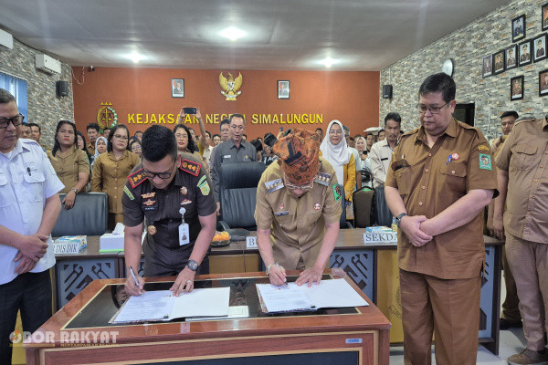 Simalungun, Obor Rakyat — Kejaksaan Negeri (Kejari) Simalungun resmi menggelar kegiatan kolaboratif bertajuk “Jaksa Sahabat Pendidik” di Aula Kantor Kejari Simalungun pada Selasa (6/10/2026).