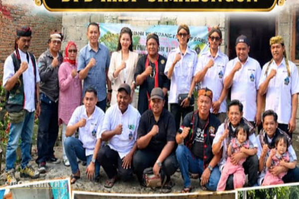 Simalungun, Obor Rakyat — Rombongan Kementerian Kebudayaan Republik Indonesia bersama istri Wakil Bupati Simalungun, Ny. Rospita Purba, melakukan kunjungan kerja ke Sanggar Singo Weling Ki Joyoboyo yang berlokasi di Desa Marubun, Kecamatan Tanah Jawa, Kabupaten Simalungun.