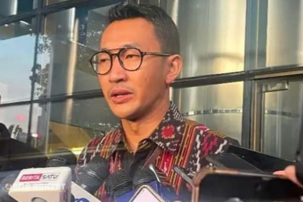 Jakarta, Obor Rakyat — Komisi Pemberantasan Korupsi (KPK) melancarkan Operasi Tangkap Tangan (OTT) yang berujung pada penangkapan 14 individu di lingkungan Badan Nasional Penanggulangan Bencana (BNPB).