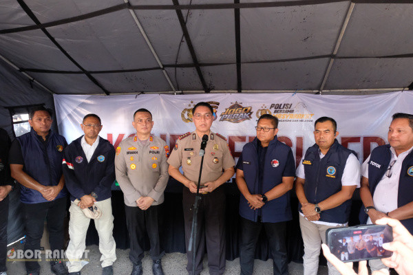 Surabaya, Obor Rakyat — Tim gabungan dari Polda Jawa Timur bersama instansi lintas sektoral menggelar operasi penindakan dan penegakan hukum berskala besar terkait dugaan peredaran gelap serta penyalahgunaan narkoba di kawasan Jalan Kunti, Kecamatan Semampir, Surabaya, Rabu (14/10/2026).
