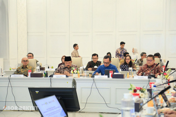 Jakarta, Obor Rakyat — Badan Reforma Agraria Nasional (BRAN) bersama Kementerian Perencanaan Pembangunan Nasional/Badan Perencanaan Pembangunan Nasional (PPN/Bappenas) memperkuat sinergi penataan agraria secara terintegrasi. Langkah strategis ini dilakukan untuk menjamin kepastian hukum atas tanah, menjaga keberlanjutan lingkungan, serta mendorong peningkatan kesejahteraan masyarakat.