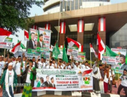 Masa Demonstrasi Desak KPK Usut Dugaan Suap Pemilihan Rais Aam PBNU, Dua Menteri Diseret
