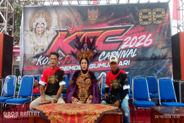 Jember, Obor Rakyat – Pemerintah Desa (Pemdes) Gumuksari, Kecamatan Kalisat, Kabupaten Jember, menggelar Korak Fashion Carnival (KFC) 2026 pada Minggu (25/10/2026).